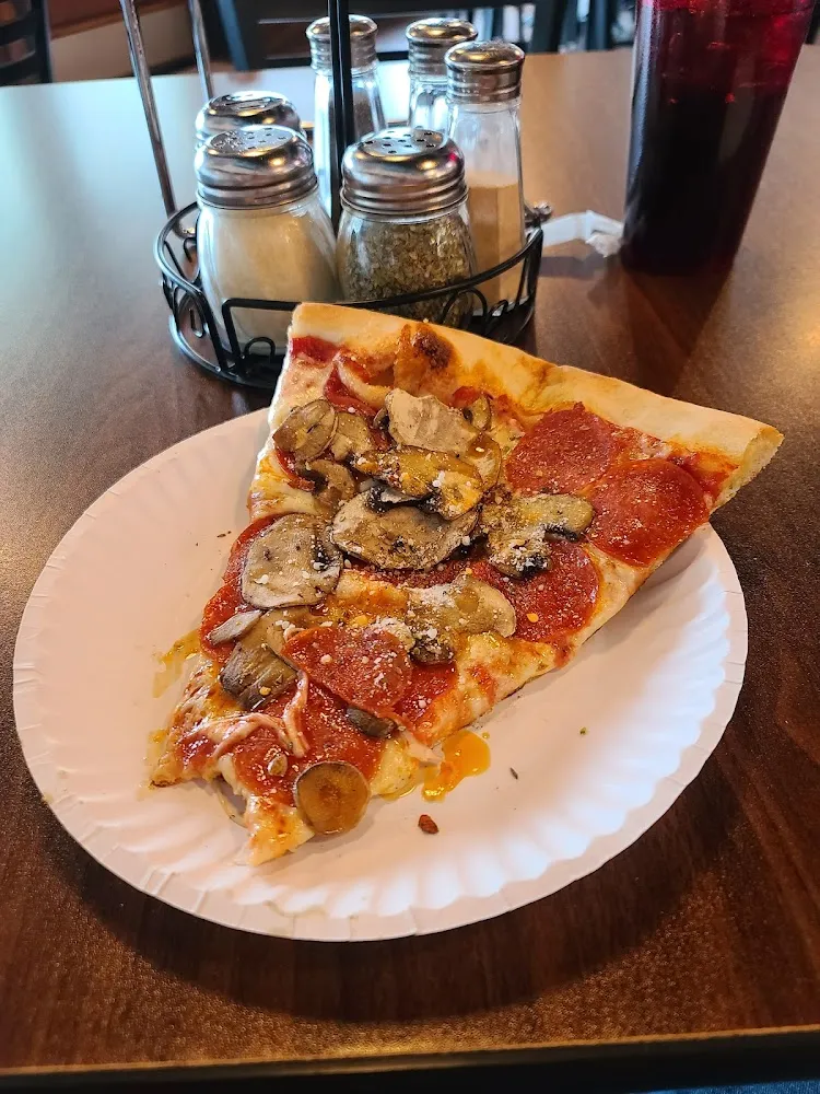 Pepperoni & Mushroom Slice